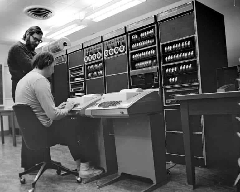 Dennis Ritchie dan Ken Thompson